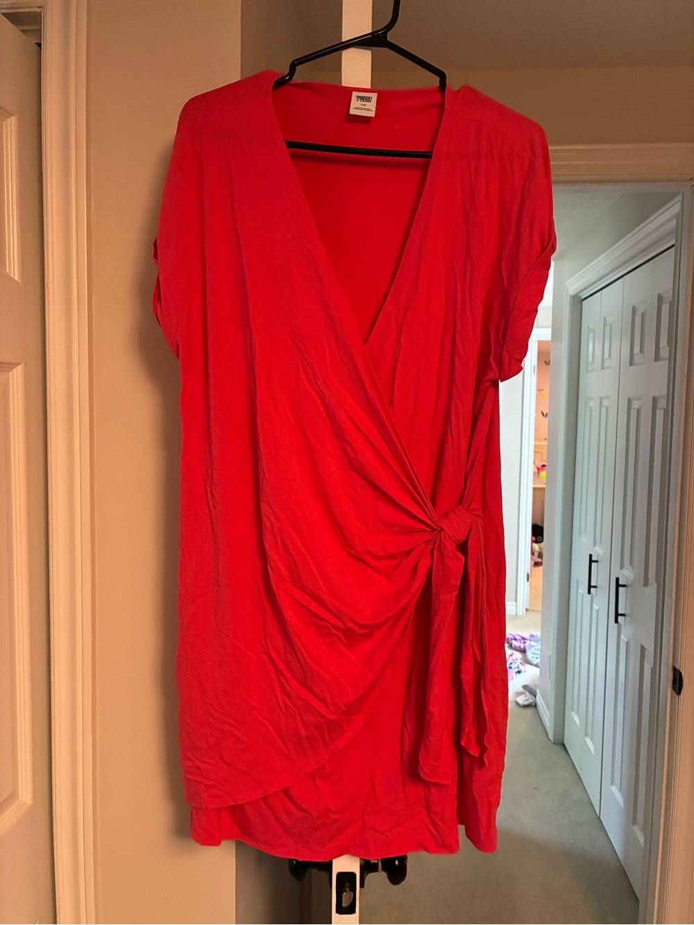 Women’s Wrap-Style Knot dress
